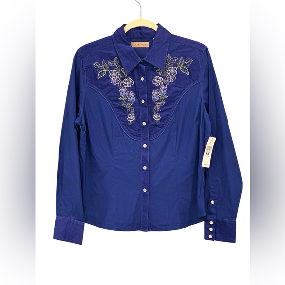I.E. Relaxed Tops - Western Floral Embroidered Country Button-Down Shirt in Blue-  Cowgirl- NWT